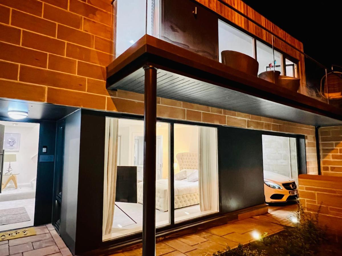 הוילה Designer House - University Of Glasgow / Central Glasgow 'Hillhead' West End G12 - Luxurious & Contemporary Detached House / Terrace / Garden / 'Electric Car Charging' Garage Parking מראה חיצוני תמונה